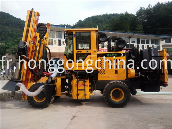 Hydraulic Pile Driver for Road Construction